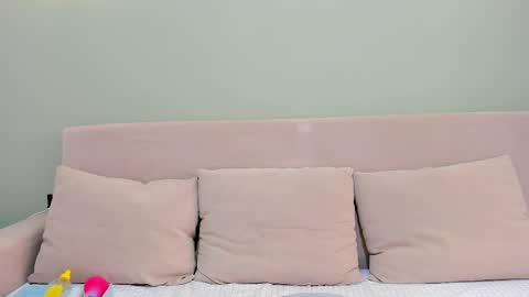 Milena online show from April 19, 2026, 6:24 am