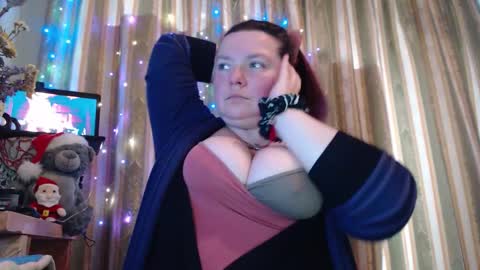 amorelara online show from January 11, 2026, 7:57 am