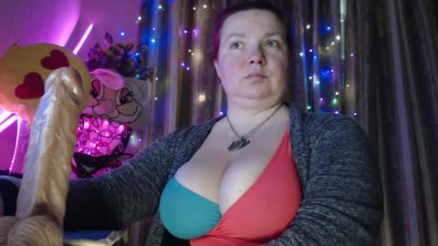amorelara online show from May 12, 2026, 9:17 am