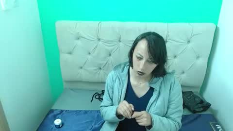 amoremerchmar online show from July 9, 2026, 3:43 am