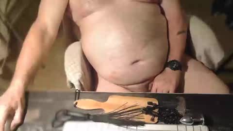 amslave4f online show from September 12, 2025, 11:59 pm