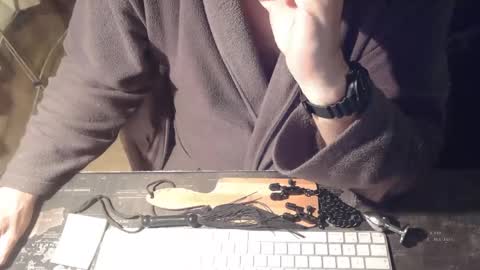 amslave4f online show from October 6, 2025, 7:17 am