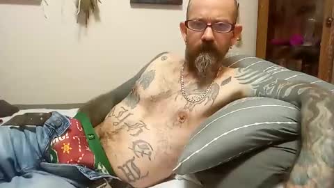 Snapshot of amunrethegod chatting on December 3, 2024, 8:39 pm amunrethegod online show from December 3, 2024, 8:39 pm