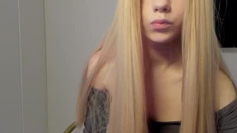 Snapshot of amy1_1 chatting on October 6, 2025, 7:39 am amy1_1 online show from October 6, 2025, 7:39 am