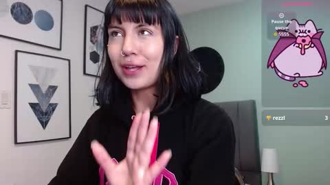 Amy 3 online show from October 23, 2025, 4:34 am