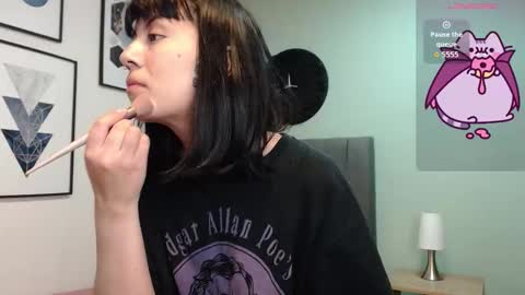 Amy 3 online show from November 27, 2025, 4:36 am