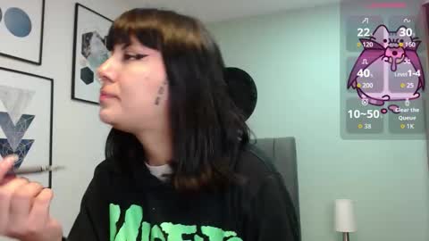 Amy 3 online show from December 3, 2025, 4:53 am