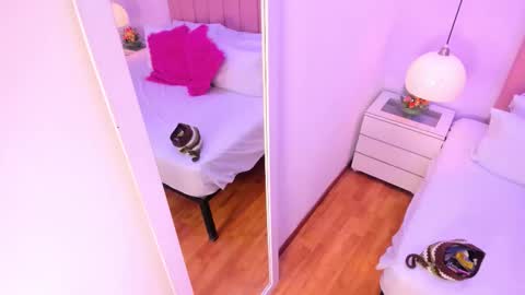 Aleja   online show from September 28, 2025, 3:23 am