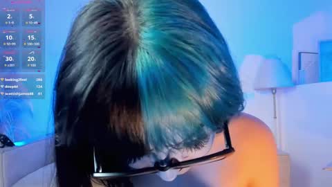 Snapshot of amy_lit chatting on November 20, 2025, 9:14 pm Hello I am Allison Welcome to my room and let is have a good time together whith me online show from November 20, 2025, 9:14 pm