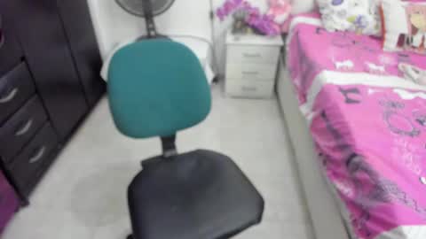 Amy Caroland online show from December 24, 2024, 5:49 am