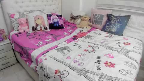 Amy Caroland online show from February 15, 2025, 1:31 am