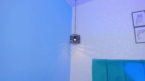 amy_saenz_ online show from September 10, 2025, 4:51 pm