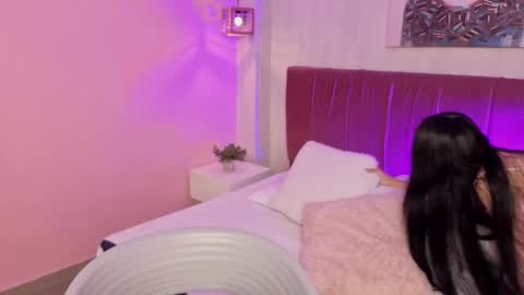 amy_saenz_ online show from October 3, 2025, 5:48 am