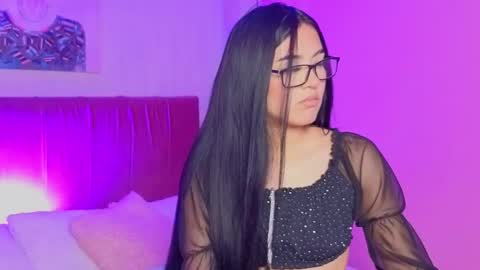 amy_saenz_ online show from October 8, 2025, 10:51 pm