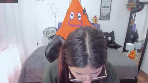 Amy sophia 3 online show from October 29, 2025, 1:02 pm