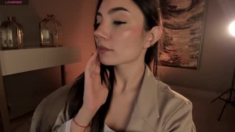 Amy Armstrong online show from March 8, 2025, 12:33 am