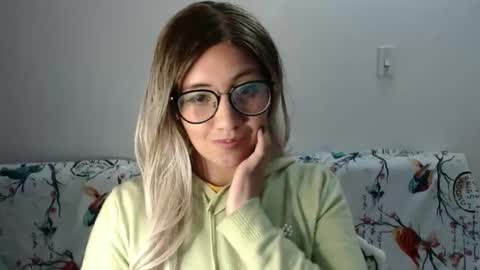 Snapshot of amycosplay99 chatting on January 3, 2025, 7:06 am amycosplay99 online show from January 3, 2025, 7:06 am