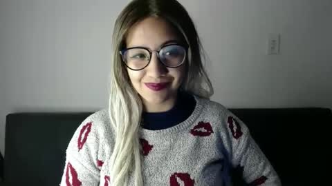 Snapshot of amycosplay99 chatting on February 17, 2025, 2:31 am amycosplay99 online show from February 17, 2025, 2:31 am