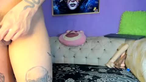 Snapshot of amydelahoz chatting on December 1, 2025, 2:49 am Amy Kamila online show from December 1, 2025, 2:49 am