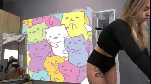 Snapshot of amylanee chatting on November 2, 2025, 8:17 am amylanee online show from November 2, 2025, 8:17 am