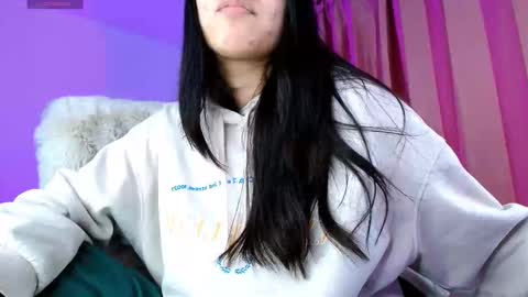 Amy ... Nice to meet u   thumb up me please its important online show from November 12, 2025, 4:46 am