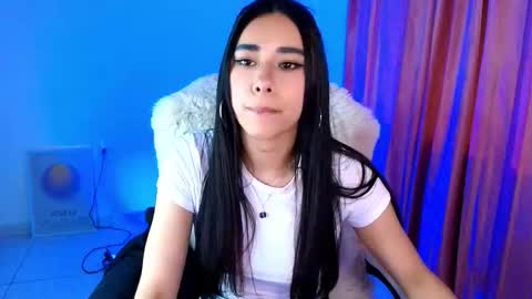 Amy ... Nice to meet u   thumb up me please its important online show from December 4, 2025, 3:38 am