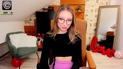 AmyRossie online show from February 27, 2025, 3:37 pm