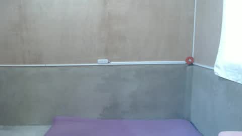 amysweetbabe online show from April 26, 2026, 9:45 pm