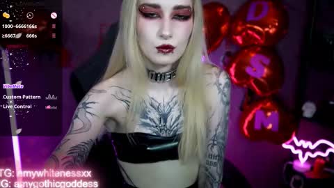 Snapshot of amywhitenessxx chatting on February 15, 2026, 12:14 pm Amy switch Goddess divine Mistress online show from February 15, 2026, 12:14 pm