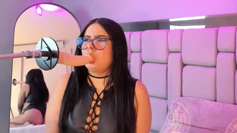 amywhitte_ online show from December 5, 2025, 7:32 pm