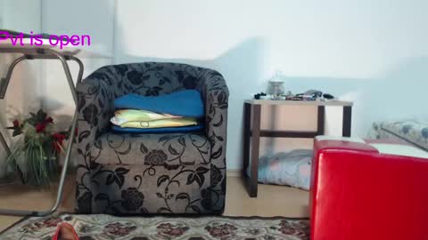 Snapshot of amywildone chatting on December 12, 2024, 3:43 am Amy - not talkative and a little shy online show from December 12, 2024, 3:43 am