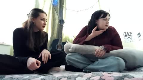 amywinks online show from April 16, 2026, 10:27 am