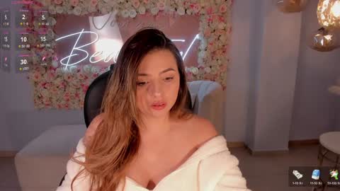 Snapshot of amywoods chatting on December 24, 2024, 3:05 am online show from December 24, 2024, 3:05 am