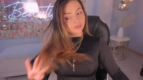 Snapshot of amywoods chatting on December 28, 2024, 1:18 am online show from December 28, 2024, 1:18 am