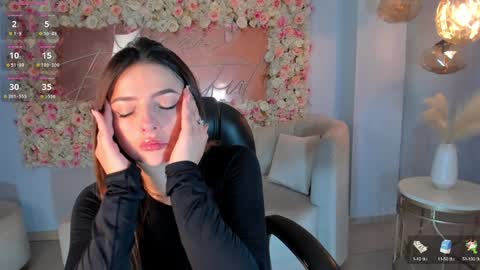Snapshot of amywoods chatting on January 15, 2025, 2:17 am online show from January 15, 2025, 2:17 am
