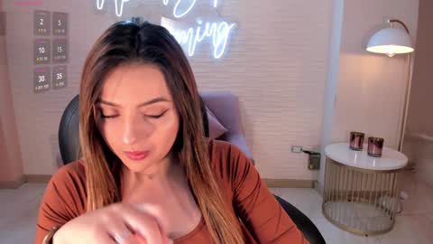Snapshot of amywoods chatting on January 25, 2025, 12:59 am online show from January 25, 2025, 12:59 am
