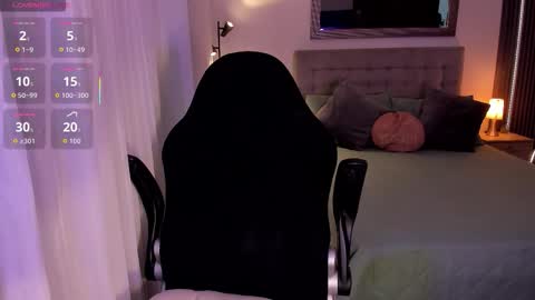    online show from November 23, 2025, 4:07 pm