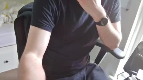 A online show from April 7, 2026, 12:05 pm