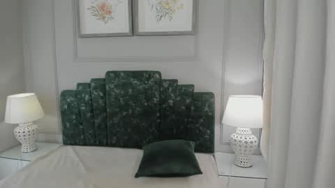 Snapshot of ana_beckett chatting on October 24, 2025, 10:44 am Ana online show from October 24, 2025, 10:44 am