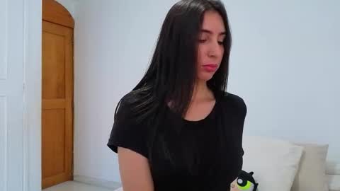 Ana  IG an castillo 1 online show from January 19, 2026, 11:58 am