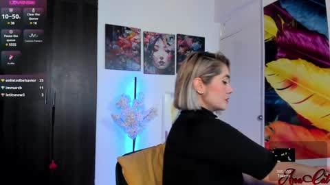 Snapshot of ana_cat chatting on February 5, 2025, 4:36 pm Ana online show from February 5, 2025, 4:36 pm