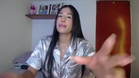 Snapshot of ana_m_ chatting on October 31, 2025, 9:10 am Ana online show from October 31, 2025, 9:10 am