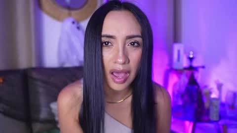   online show from October 23, 2025, 4:34 am