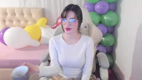 Im anna but you can call me as you want online show from October 21, 2025, 10:21 pm