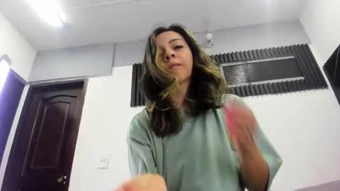 Snapshot of ana_spencerr chatting on February 4, 2026, 11:27 am Ana online show from February 4, 2026, 11:27 am