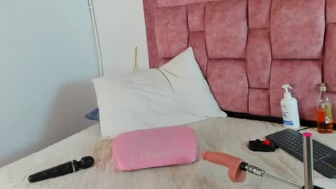 Ana online show from April 11, 2026, 9:41 pm