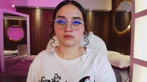 Ana online show from October 2, 2025, 7:54 pm