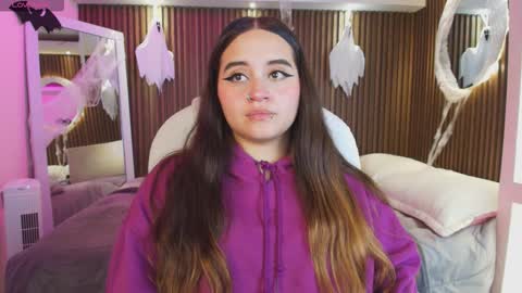 Ana online show from October 13, 2025, 7:47 pm