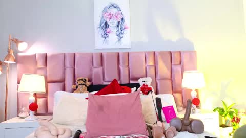anaa_bellaa online show from May 13, 2026, 12:35 pm