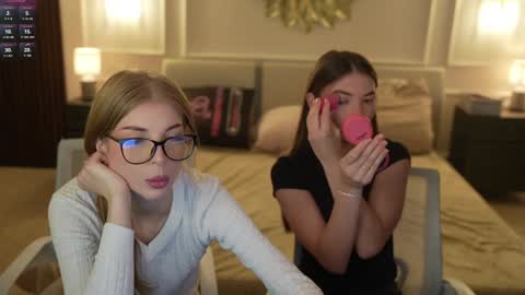 Snapshot of anabel054 chatting on September 11, 2025, 6:24 am Anabel Kira Zlata Kira Elice Lana Dominika Sofy Kaila Bridget online show from September 11, 2025, 6:24 am